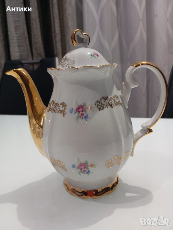 Стар порцеланов чайник маркиран, снимка 1