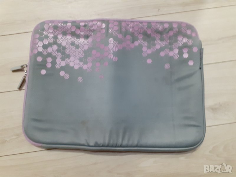 Мек упорен калъф за лаптоп Belkin, снимка 1