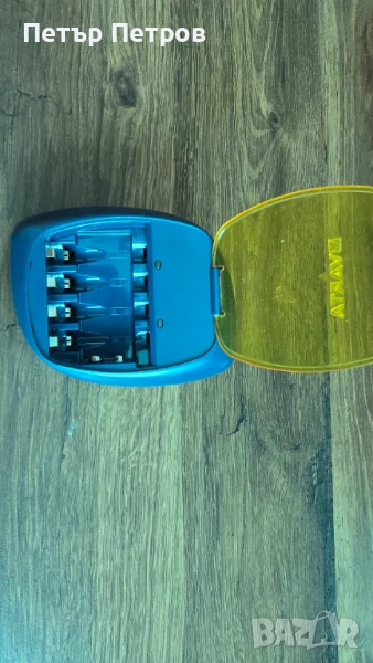 Зарядно за батерии Varta, снимка 1