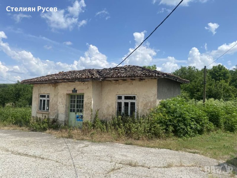 бивш магазин / имот в село Българка 930кв.м до град Силистра - цена 5 000лв -самата сграда е около 8, снимка 1