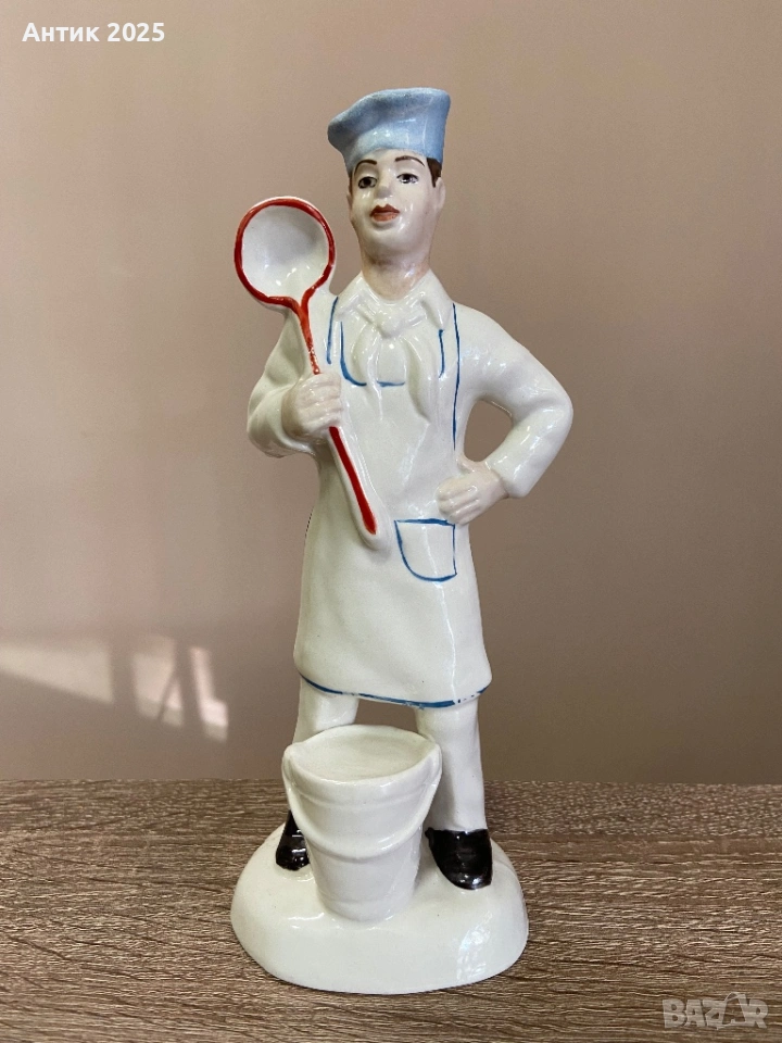 Винтидж порцеланова статуетка „Готвач с черпак“, СССР, снимка 1