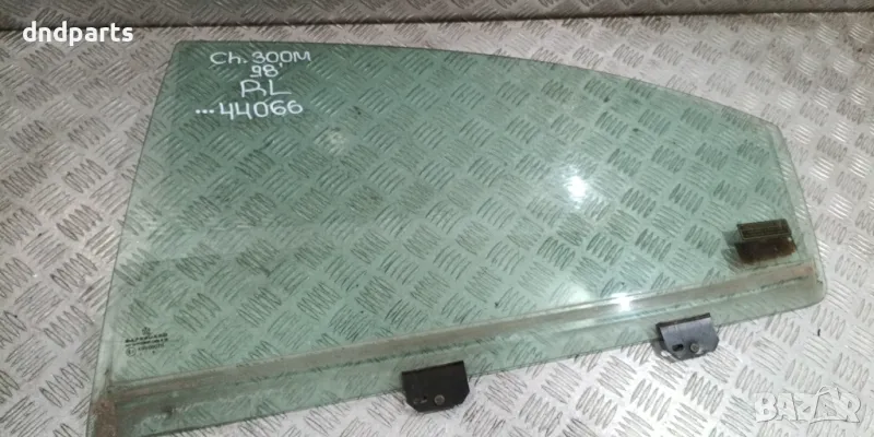 Странично стъкло Chrysler 300M 1998г.(задно ляво)	, снимка 1