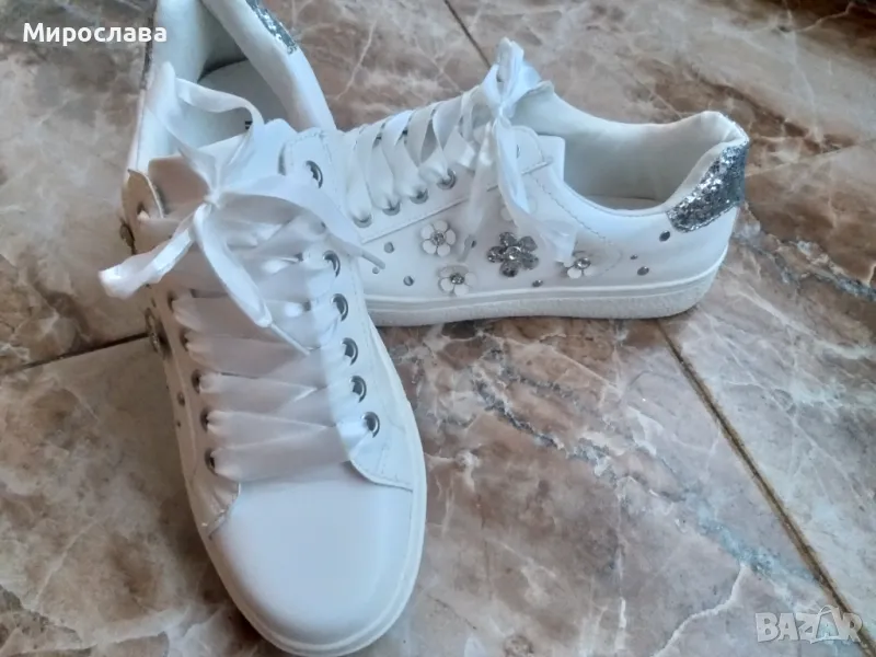 Бели маратонки/кецове. С цветя. Нови., снимка 1