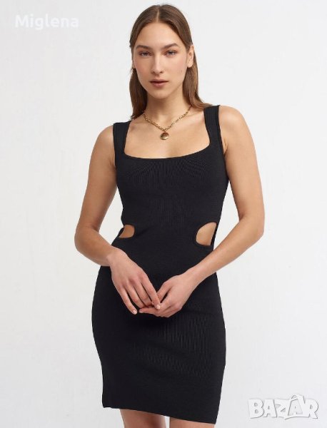 Черна рокля с изрязани детайли , снимка 1