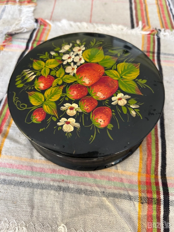 Руска ръчно рисувана метална кутия за бижута, снимка 1
