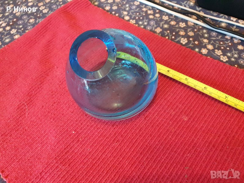 ваза синьо стъкло  дебела и  плитка   Бохемия ЧССР, снимка 1
