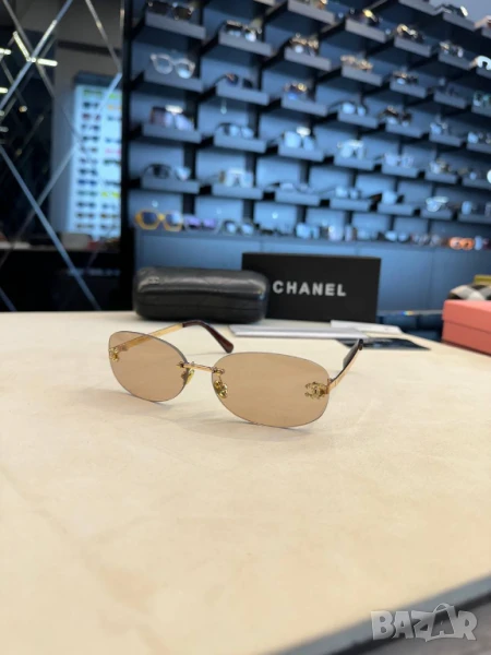 очила с черен обикновен калъф и ув защита  burberry chanel, снимка 1