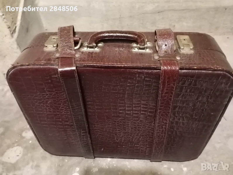 Продавам куфар от естествена кожа , изключително запазен. Размери 55,5 /42,5/ 17см., снимка 1