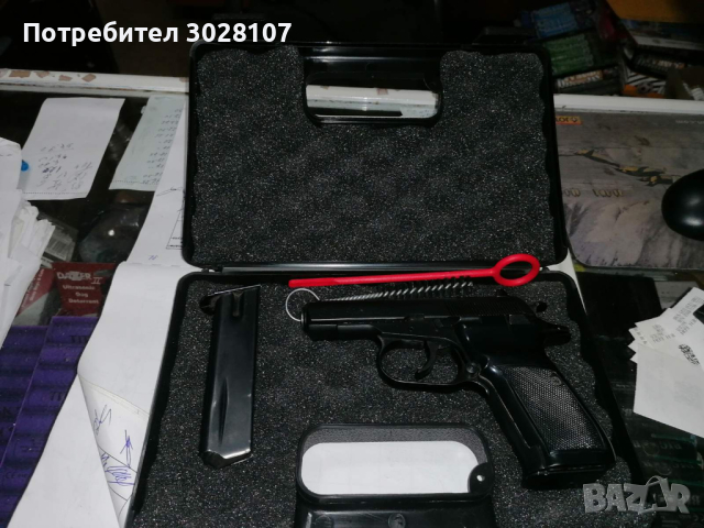 Продавам пистолет "CZ-83" kal. 9x18, снимка 1 - Бойно оръжие - 44665074