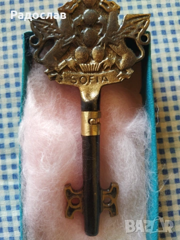 стар бронзов сувенир - тирбушон София , снимка 3 - Антикварни и старинни предмети - 53744062