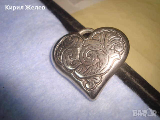 СЪРЦЕВИДЕН ДВУСТРАННО РЕЛЕФНО ЕТНО ОРНАМЕНТИРАН СРЕБРИСТ МЕДАЛЬОН 11840, снимка 3 - Колиета, медальони, синджири - 36284016