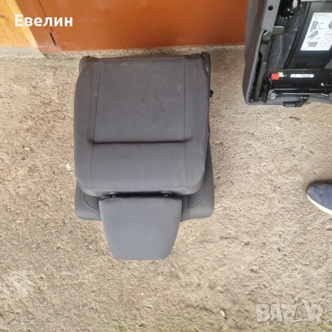 втори ред седалки VW Touran 2006г, снимка 3 - Части - 52791618