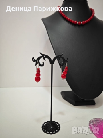 Ръчно изработен комплект бижута с червен корал – гривна, колие и обеци , снимка 4 - Бижутерийни комплекти - 52775721