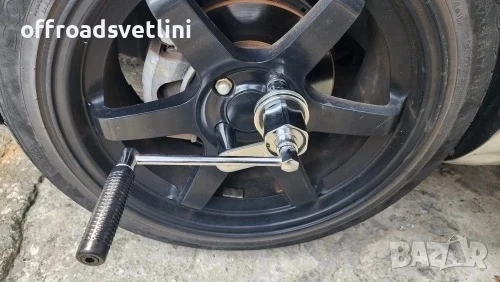  Механичен гайковерт 1:16 за автомобил с вложки 17, 19, 21 мм в куфар, снимка 2 - Аксесоари и консумативи - 51044934