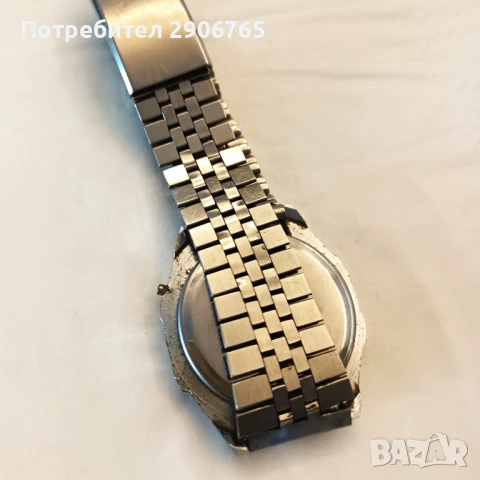 Часовник електронен марков SANYO работещ, снимка 2 - Антикварни и старинни предмети - 51157241