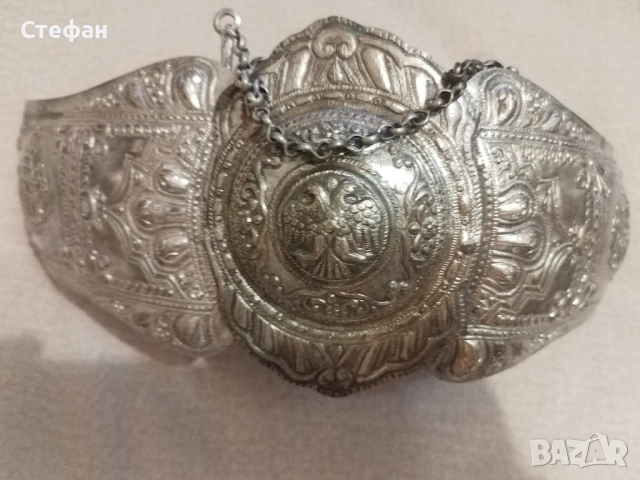 Голяма сребърна пафта.