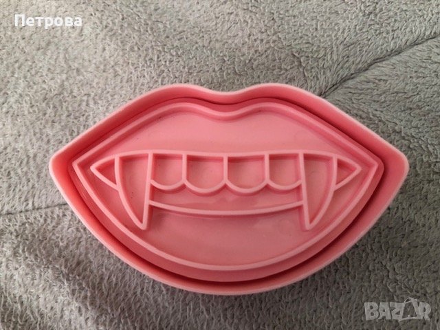 Релефен резец с бутало „Уста на вампир” , снимка 1