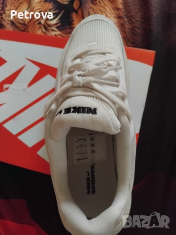 Дамски Nike нови - 38 1/2 , снимка 7 - Маратонки - 52322949