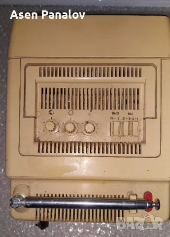 Стар портативен телевизор Електроника 409 Д, снимка 5 - Антикварни и старинни предмети - 50041055