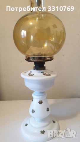 Красива стъклена газена лампа. 
