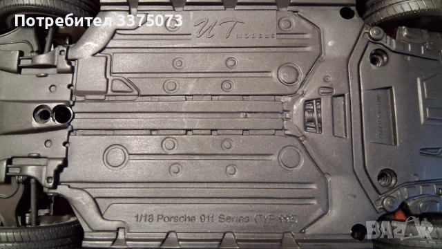 Porsche 911 Carrera RS 993 1/18 UT model , снимка 11 - Колекции - 52499568