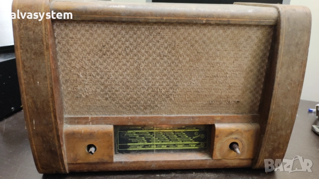 Стар радиоприемник Дружба от 1955 г.