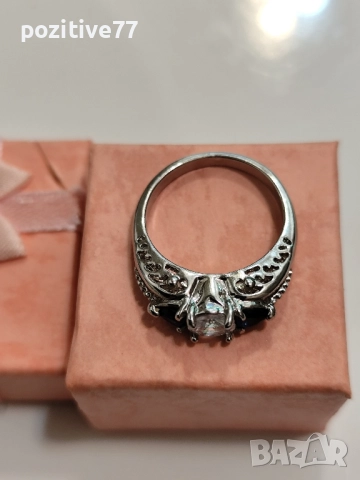 Златни пръстени 18к злато със камъни Сваровски, снимка 5 - Пръстени - 15048021