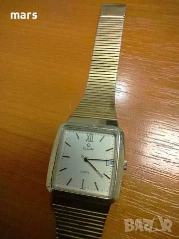 Vintage Elgin Quartz Square Gold Tone Watch with Date Window and Mesh Band