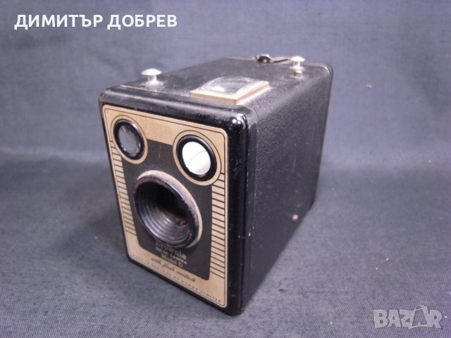 СТАР РЕТРО ФОТОАПАРАТ KODAK BROWNIE BOX CAMERA ENGLAND, снимка 2 - Антикварни и старинни предмети - 44176717