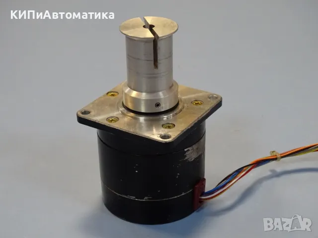 Стъпков мотор VEXTA PH566-A stepping motor 5-phase 24VDC, снимка 5 - Резервни части за машини - 48767425