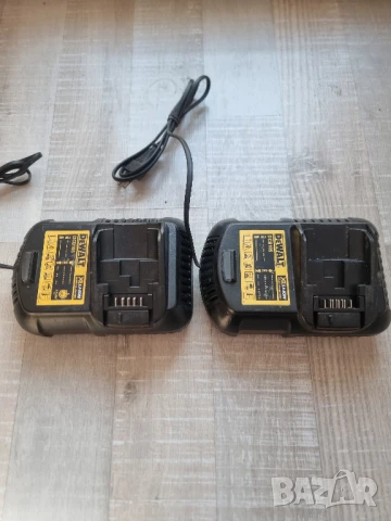 Бързо зарядно DEWALT DCB 105, снимка 1