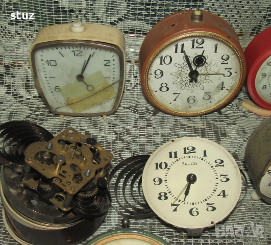 Механични будилници за части, сет , снимка 4 - Антикварни и старинни предмети - 53249144