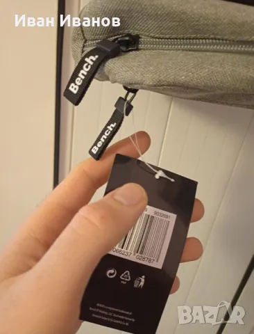 Чисто нова оригинална чантичка Bench, снимка 10 - Чанти - 48265465