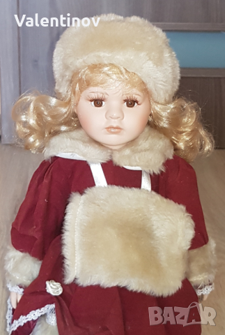 Порцеланова кукла със стойка , снимка 2 - Кукли - 44583128