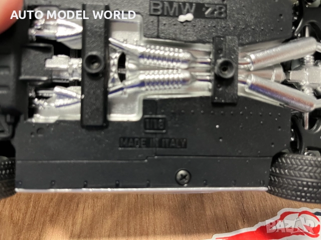 Чисто нов BBURAGO метален колекционерски модел количка BMW Z8 1:18, снимка 10 - Колекции - 51547306