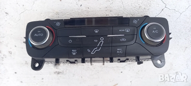 Панел климатик Ford Focus III