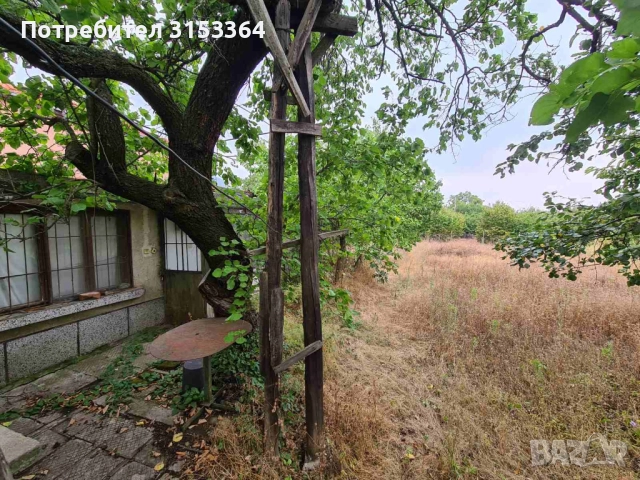 Продава се УПИ с вила и двор – с. Червен (долната част) 🌿, снимка 10 - Парцели - 51491513