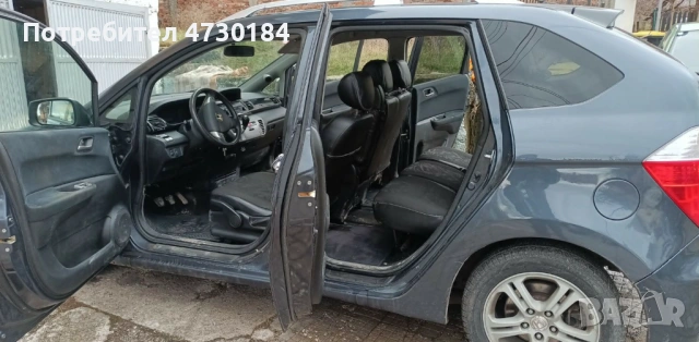 Honda FR-V, снимка 6 - Автомобили и джипове - 53384502