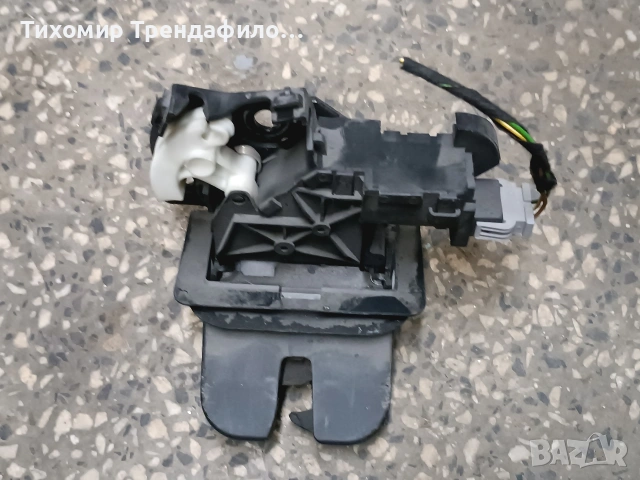 AUDI A6 C6 Брава багажник 8P4827505B , 8P4 827 505