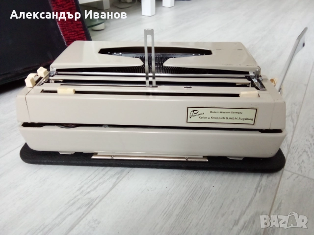 Германска пишеща машина Princess  500 (Keller und Knappich) 1975 г., снимка 6 - Антикварни и старинни предмети - 51941680
