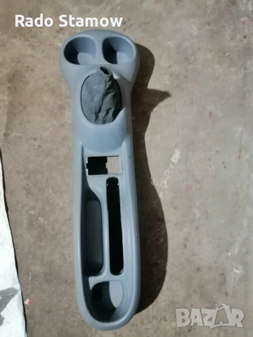 Централна конзола за toyota yaris verso 2002, снимка 2 - Части - 53846351