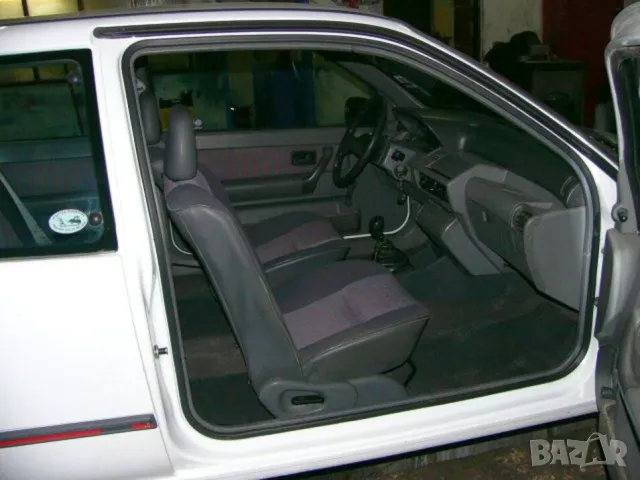 К-т Автомобил РЕНО Клио 1 RENAULT Clio I RT 1.1 1991 г. 2/3 врати Хечбек за Колекция и Части БАРТЕР, снимка 9 - Автомобили и джипове - 49802118