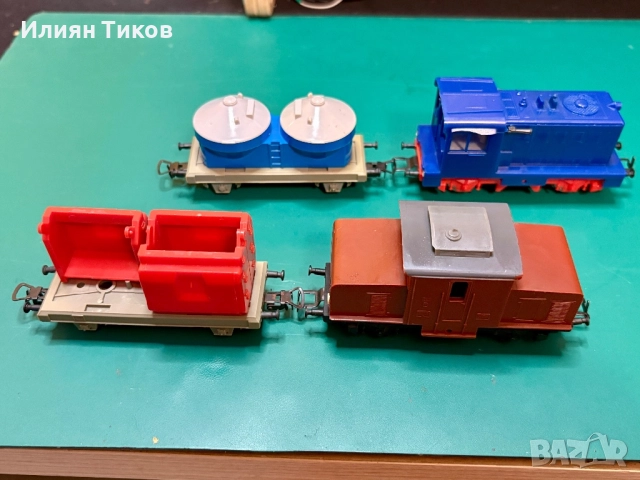 Комплект детски локомотиви и товарни вагони Piko HO 1:87