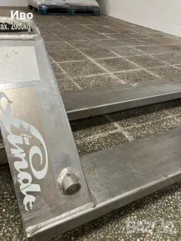 ПАЛЕТНА КОЛИЧКА LINDE-НЕРЪЖДАВЕЙКА, снимка 3 - Индустриална техника - 47931598