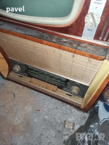 Радио грамофон Лампов, снимка 1 - Антикварни и старинни предмети - 38888340