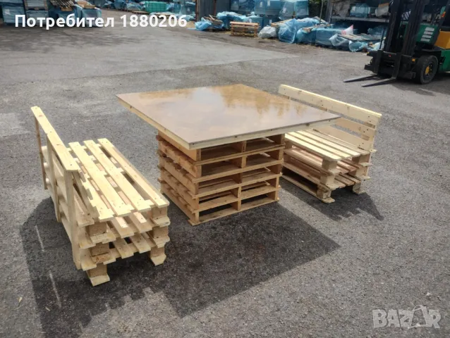 Градинска маса с две пейки 