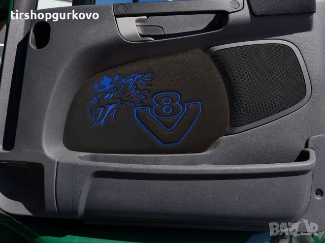 Кожени кори за врати черни със синя бродерия V8 СКАНИЯ/SCANIA R/P/G 2004-2016, снимка 2 - Аксесоари и консумативи - 39051532