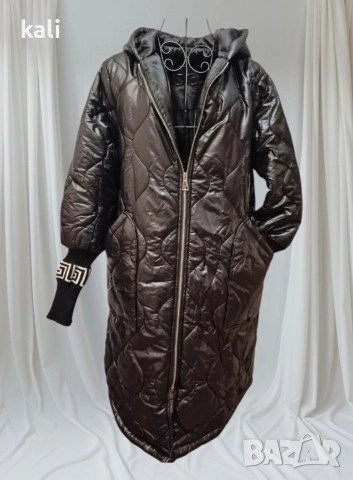 Дълго черно яке с ефектни маншети (Гръцки мотив) 