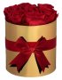 Кутия с 7 изкуствени рози, Червена панделка, 20x20 cm