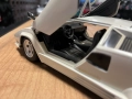 Метална колекционерска количкa модел BBURAGO LAMBORGHINI COUNTACH, снимка 4